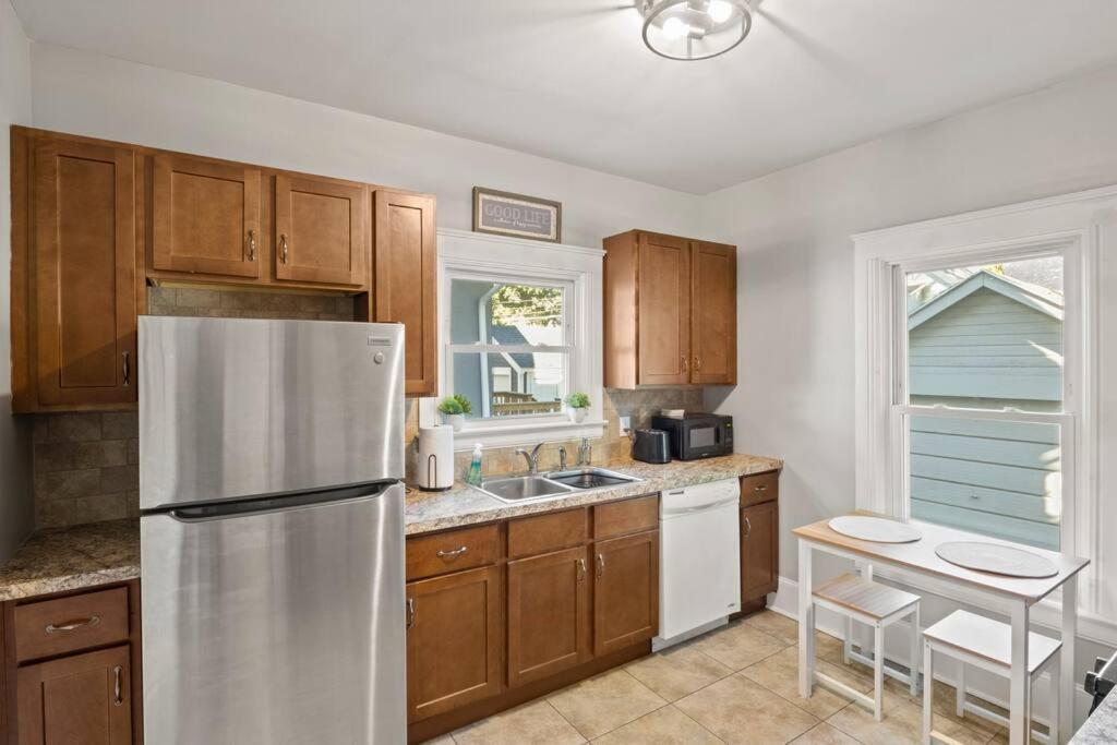 Beautiful One Bed In Lovely Park Ave Neighborhood Rochester Exteriör bild